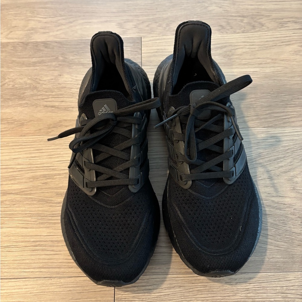 Adidas women’s Running Sneakers ultraboost 71/2